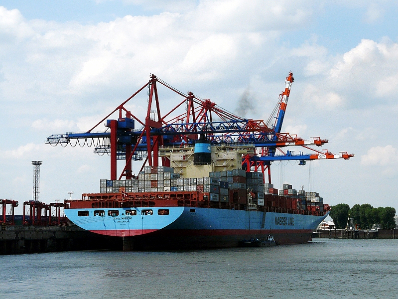 P1040730_B.jpg - Hamburger Hafen, Containerschiff Axel Maersk am Eurogate Terminal im Waltershofer Hafen