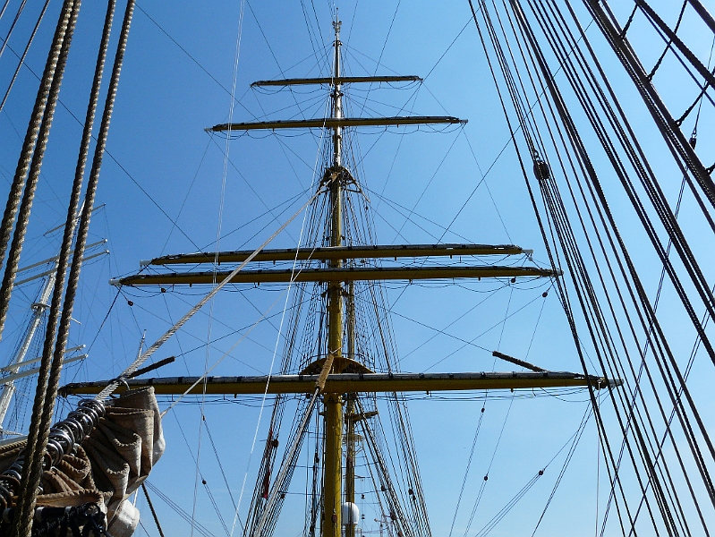 P1040927.jpg - Die Gorch Fock zu Besuch im Hamburger Hafen vom 05.-08.08.2010