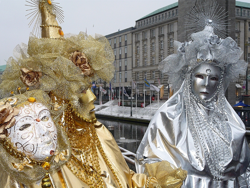 P1030455_B.jpg - Maskenzauber 2010 an den Alsterarkarden