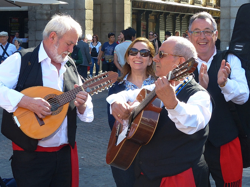 MA15.05.2014-10.22.13.jpg - Madrid, San Isidro, das Volksfest der Stadt Madrid