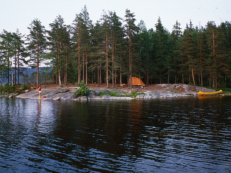 1979_Dia003_B.jpg - 1979, Dalsland, Gebiet: Foxen, Stora Le, Lelång - Lagerplatz Insel Götearna