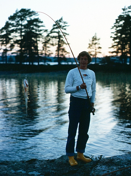 1979_Dia021_B.jpg - 1979, Dalsland, Gebiet: Foxen, Stora Le, Lelång - Zeit zum Angeln