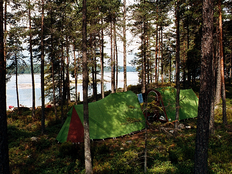 1980_Dia008_B.jpg - 1980, Dalsland, Gebiet: Foxen, Stora Le, Lelång - Lagerplatz