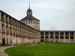 Befestigungsmauern des Kirillo-Bjeloserskij-Kloster